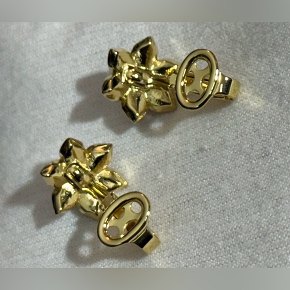 Nina Ricci Clip On Earrings - Picture 12 of 14